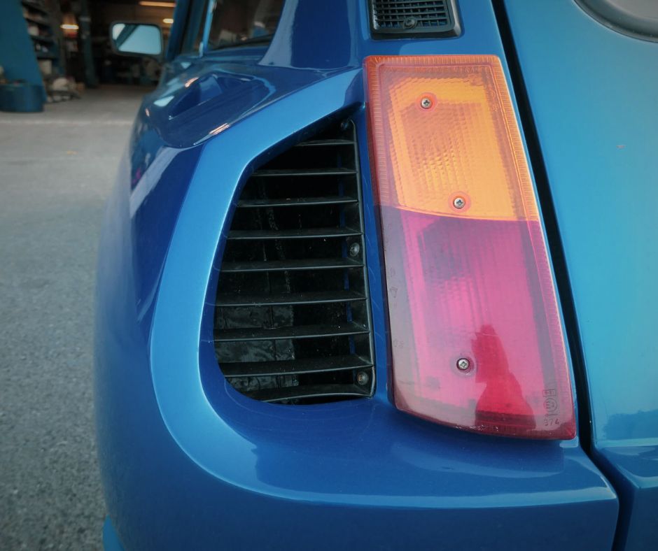 Renault 5 Turbo aile arrière bleue